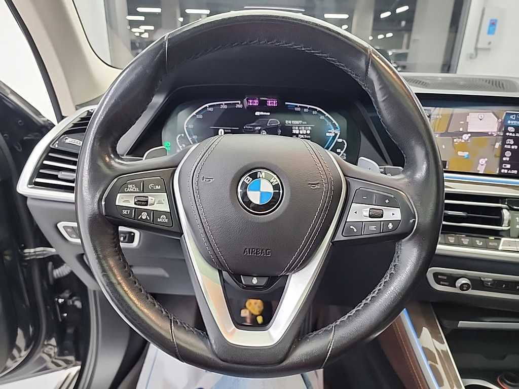 BMW X5 — photo 09
