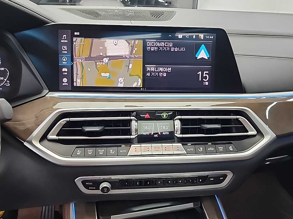 BMW X5 — photo 10
