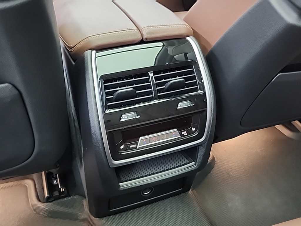BMW X5 — photo 13