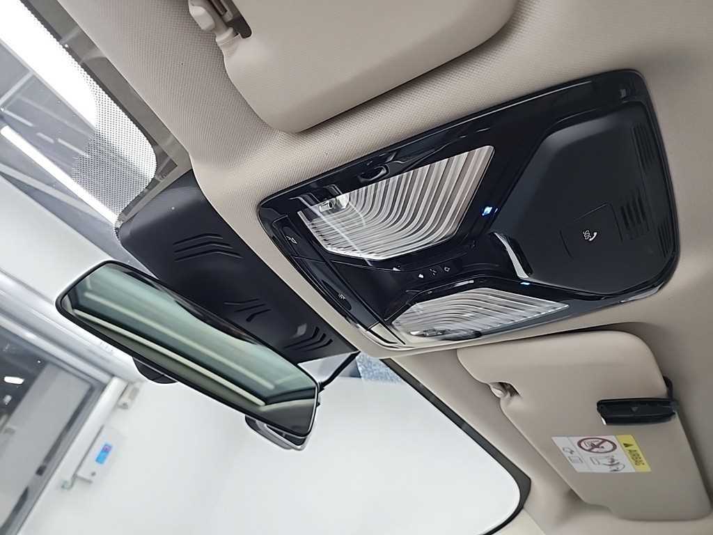 BMW X5 — photo 17