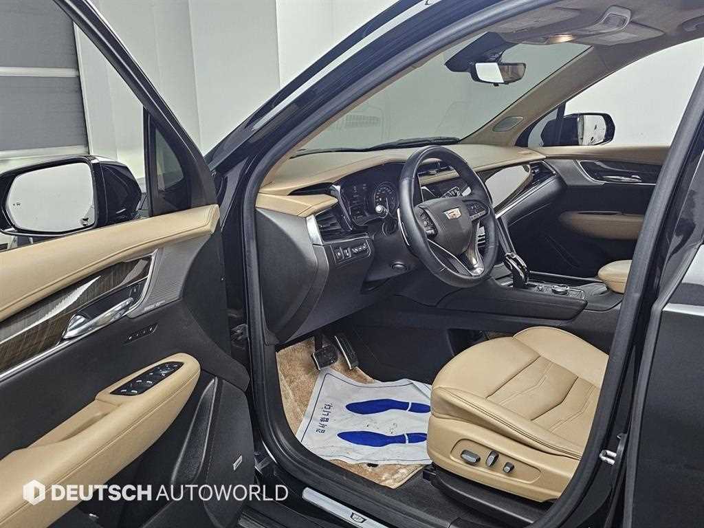 Cadillac XT6 — photo 11