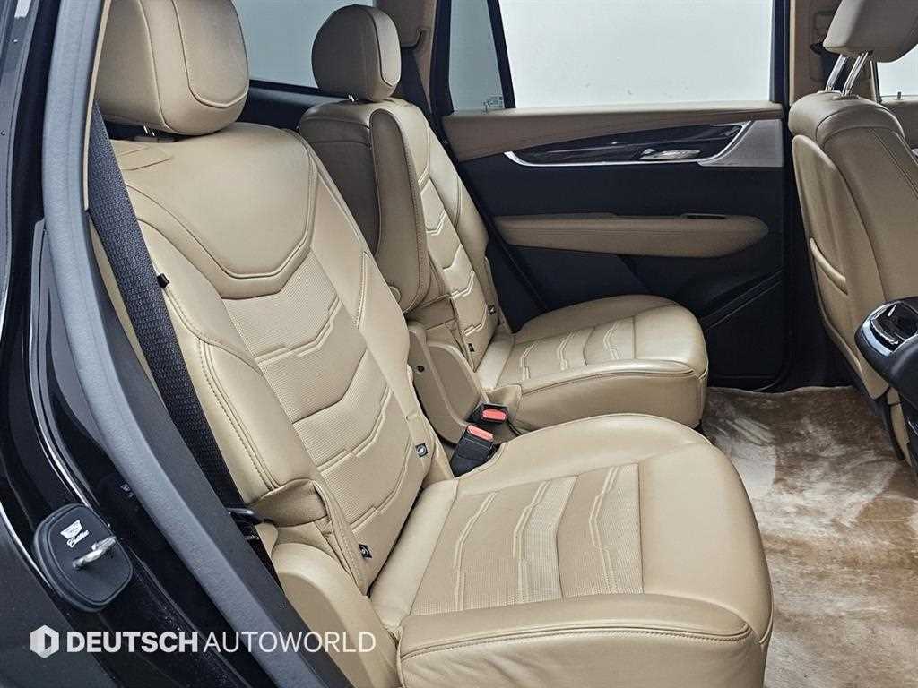 Cadillac XT6 — photo 12