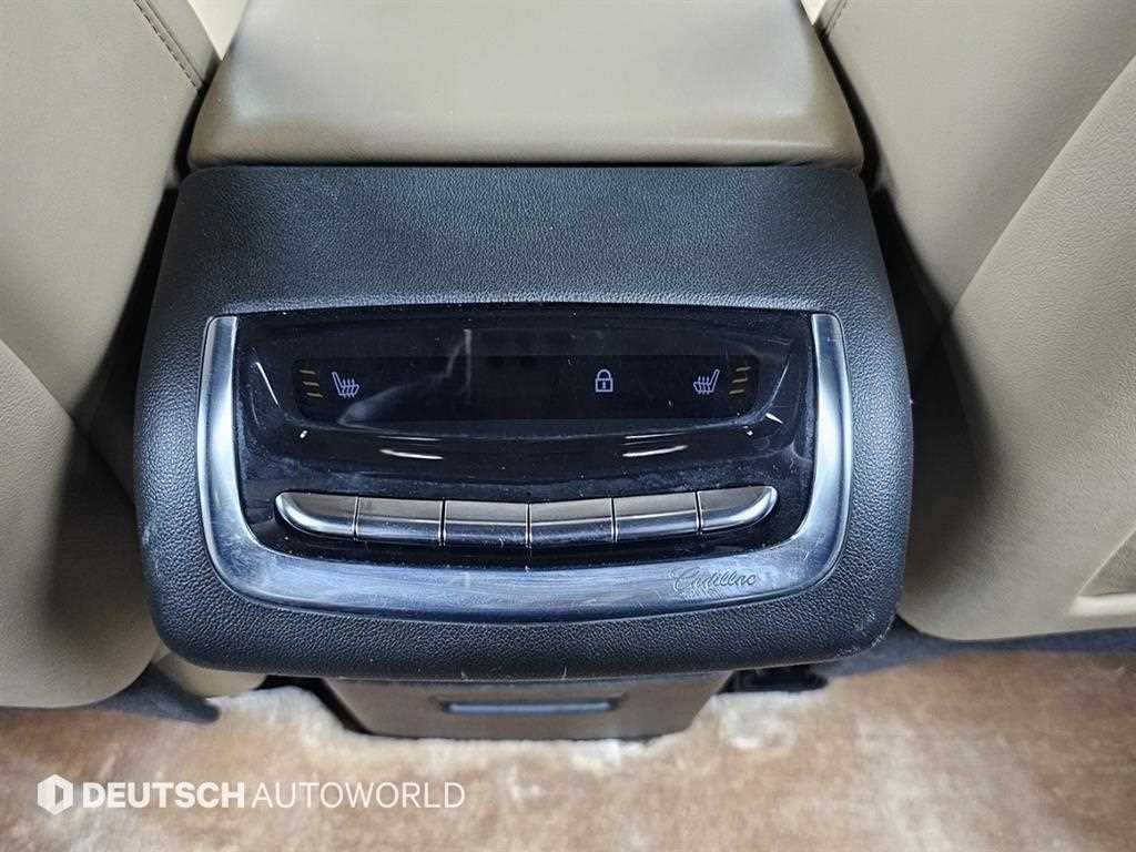Cadillac XT6 — photo 16