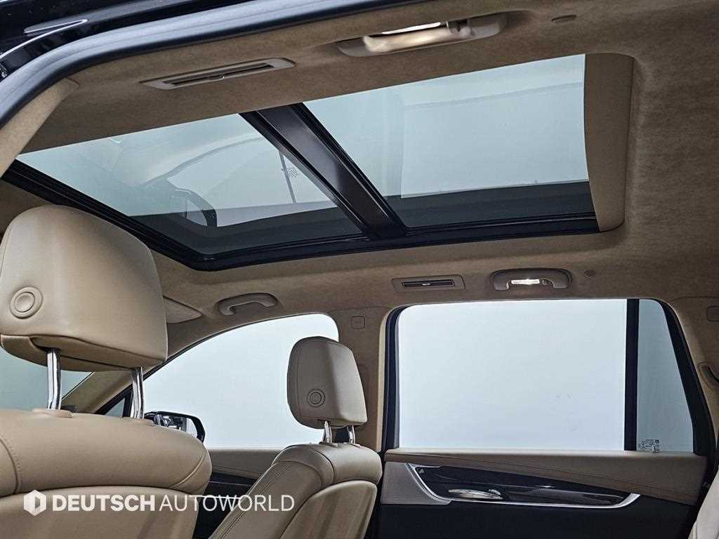 Cadillac XT6 — photo 18
