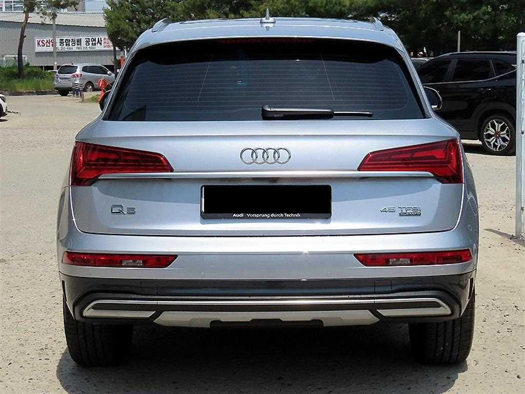 Audi Q5 — photo 04