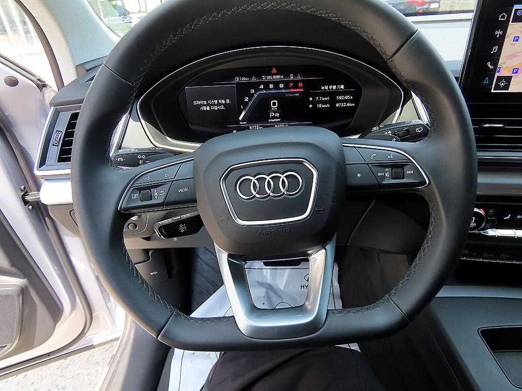Audi Q5 — photo 08