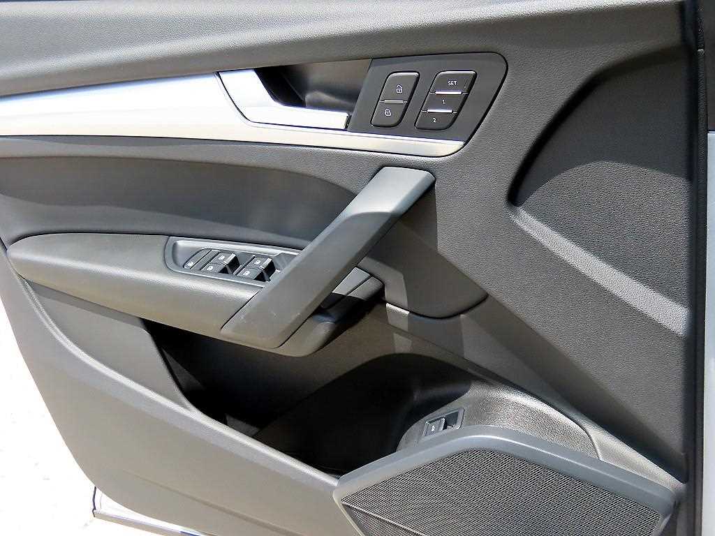 Audi Q5 — photo 12