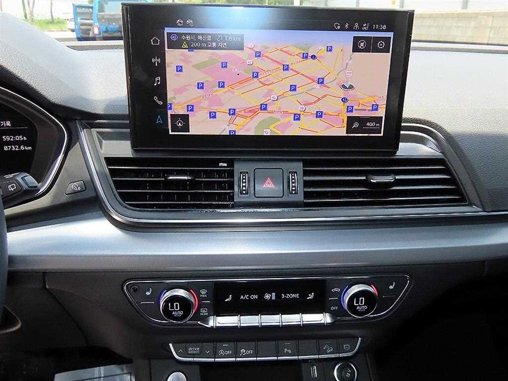 Audi Q5 — photo 13