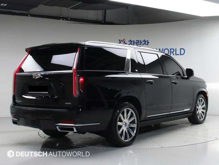 Cadillac Escalade — photo 02