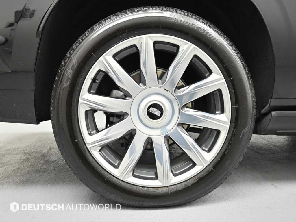Cadillac Escalade — photo 05