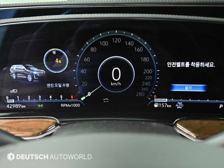 Cadillac Escalade — photo 08