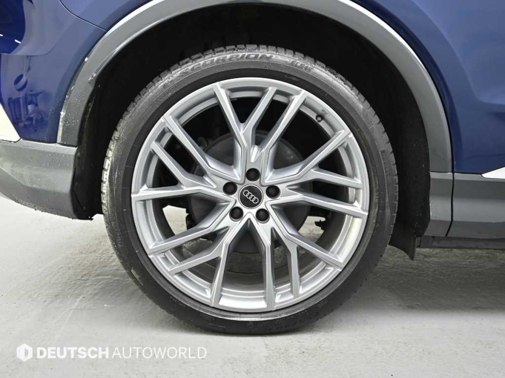 Audi Q4 e-tron — photo 05