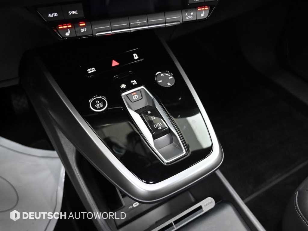 Audi Q4 e-tron — photo 09
