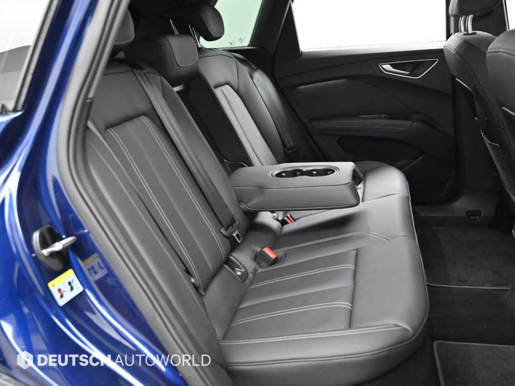 Audi Q4 e-tron — photo 12