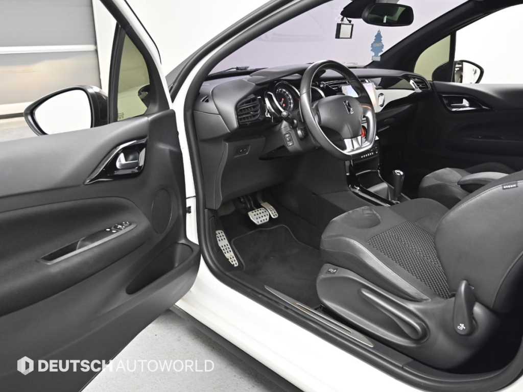 DS Automobiles DS3 — photo 11