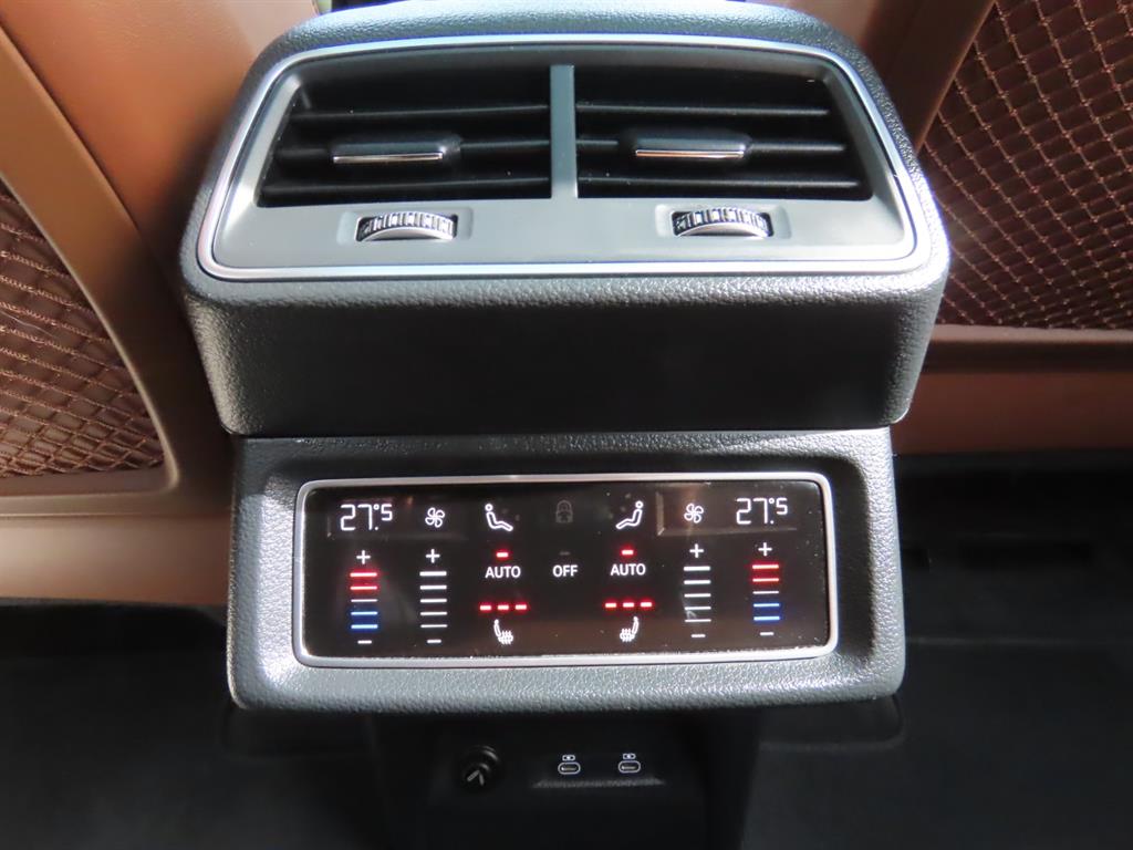 Audi e-tron — photo 08