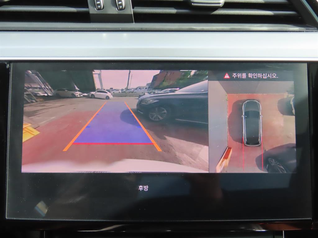 Audi e-tron — photo 17