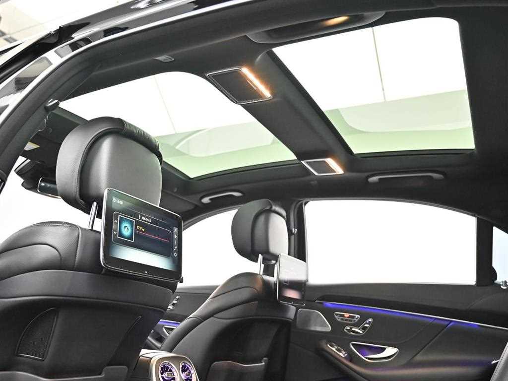 Mercedes-Benz S-Class — photo 17