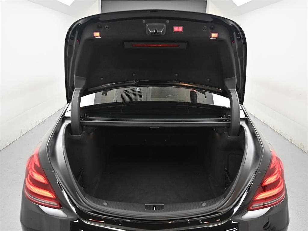 Mercedes-Benz S-Class — photo 18