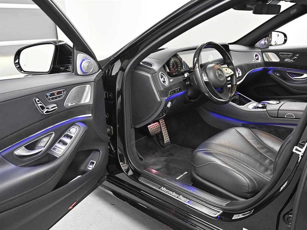 Mercedes-Benz S-Class — photo 20