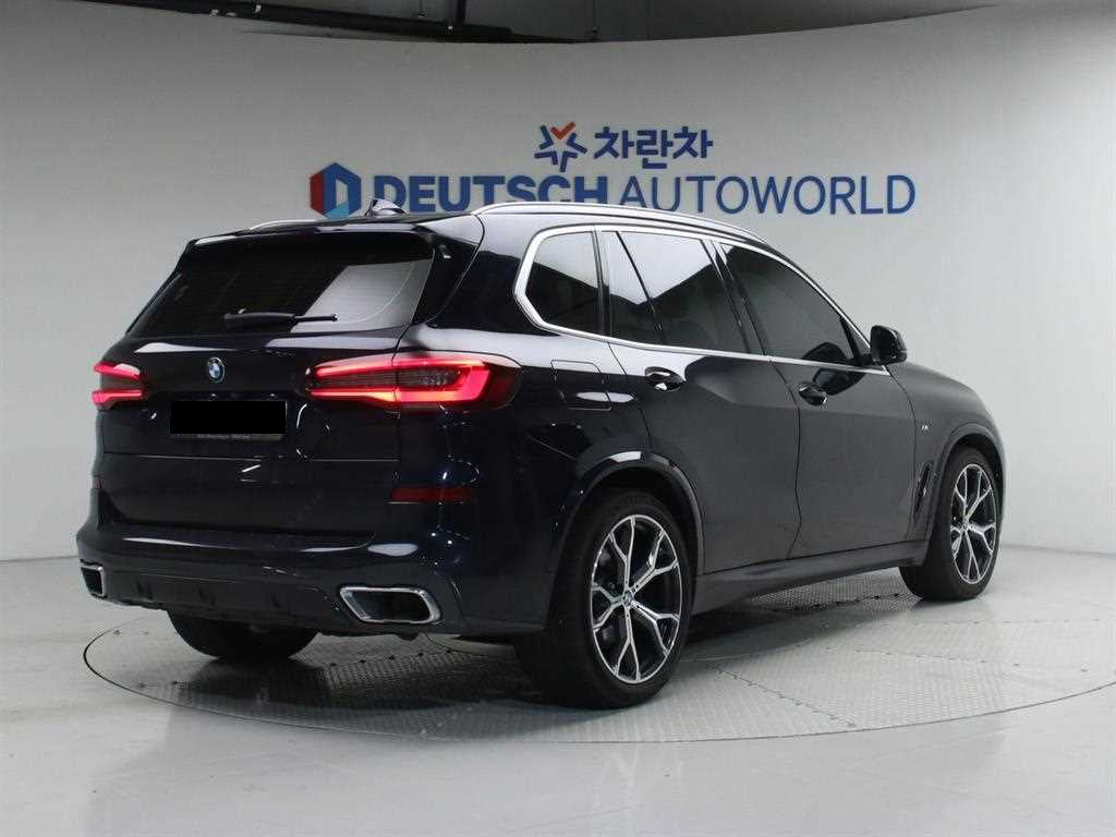 BMW X5 — photo 03