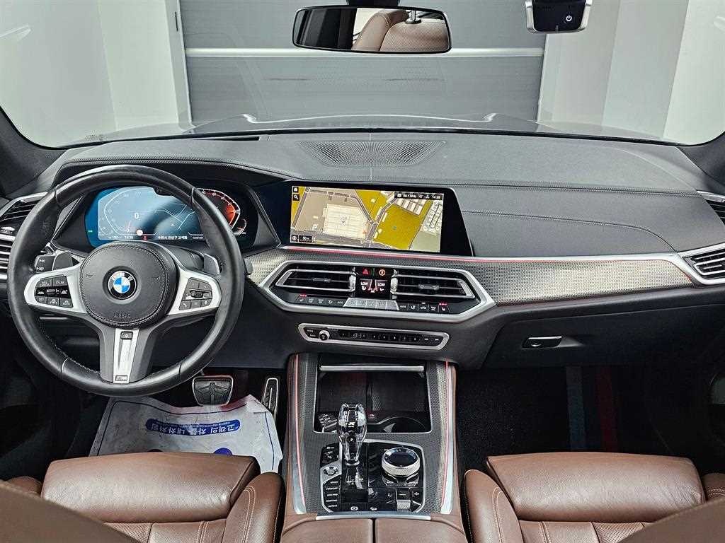 BMW X5 — photo 08