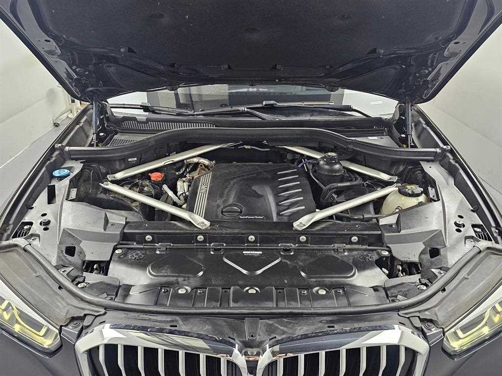 BMW X5 — photo 16