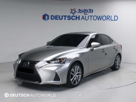 Lexus IS — photo 01