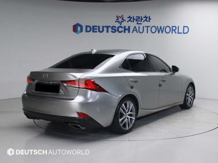 Lexus IS — photo 02