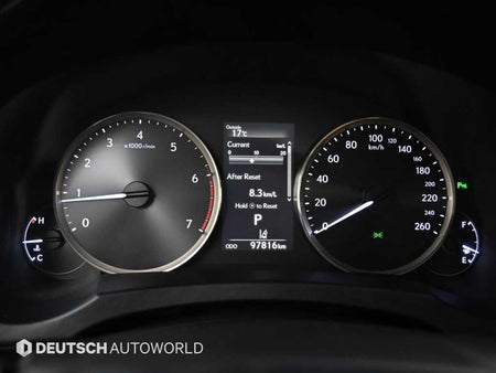 Lexus IS — photo 08