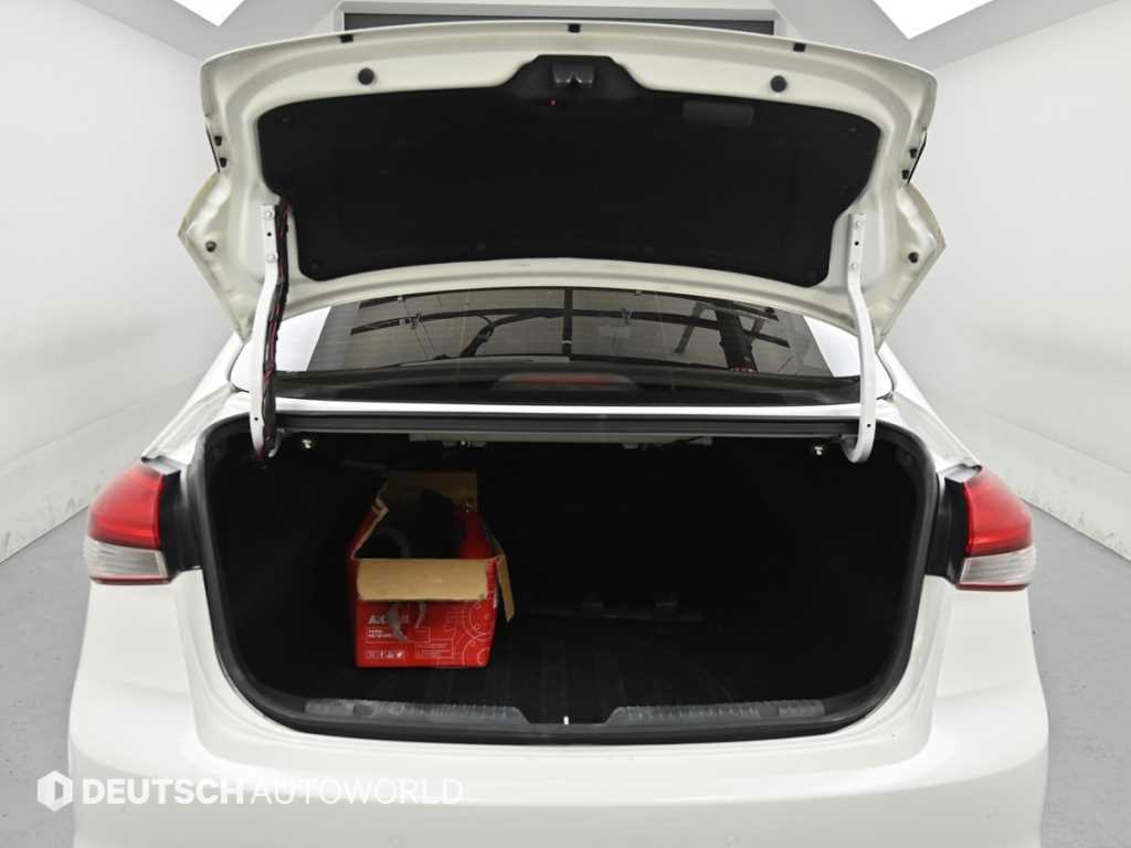 Kia K3 — photo 05