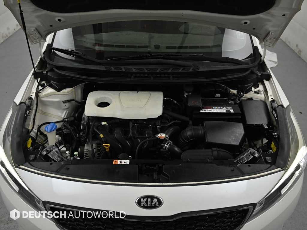 Kia K3 — photo 07