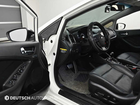 Kia K3 — photo 10