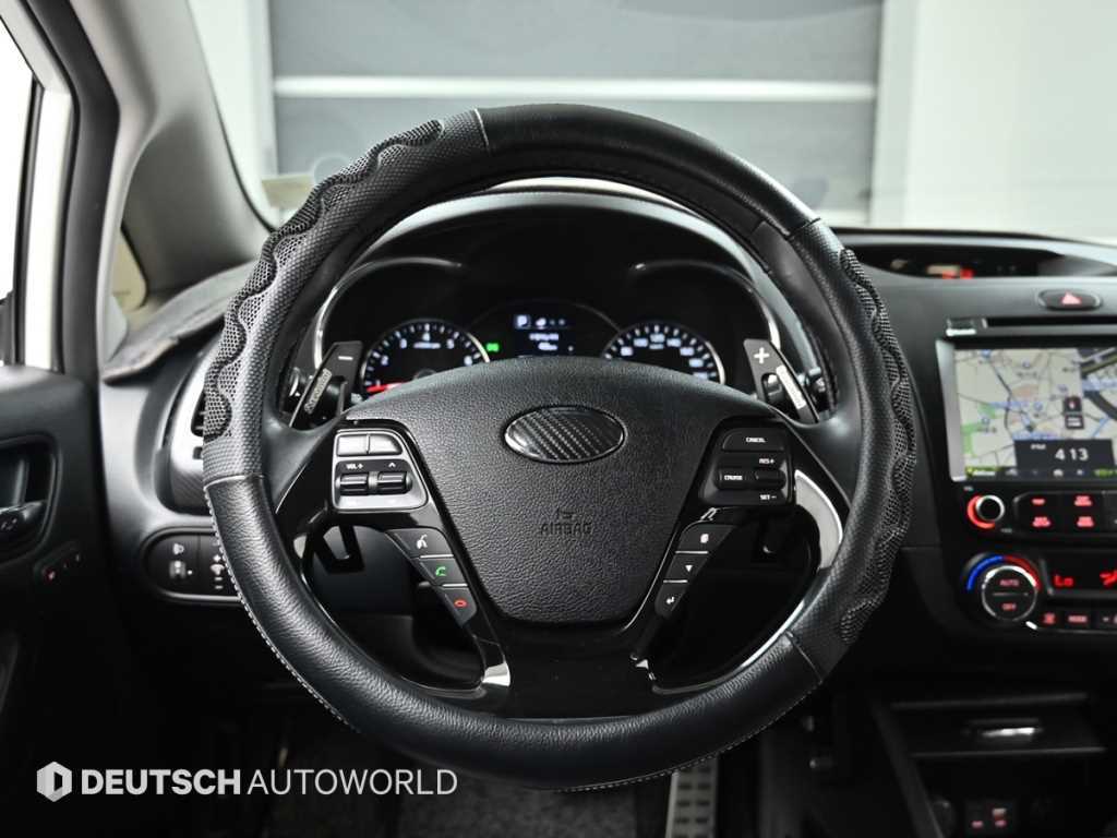 Kia K3 — photo 13