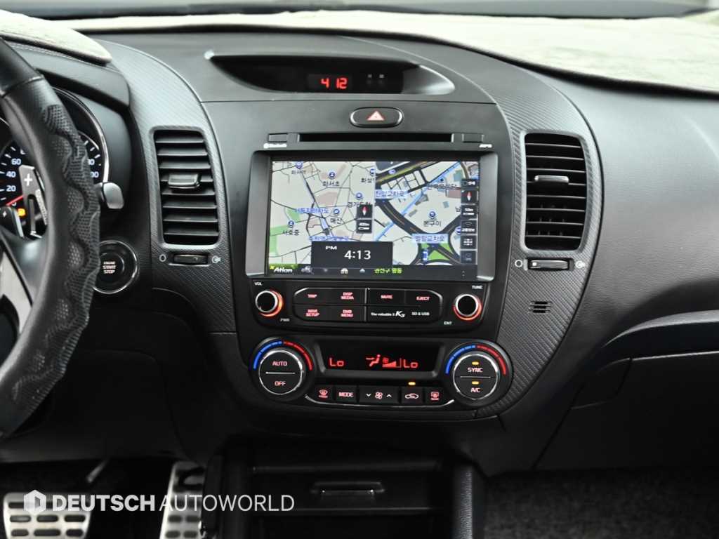 Kia K3 — photo 14