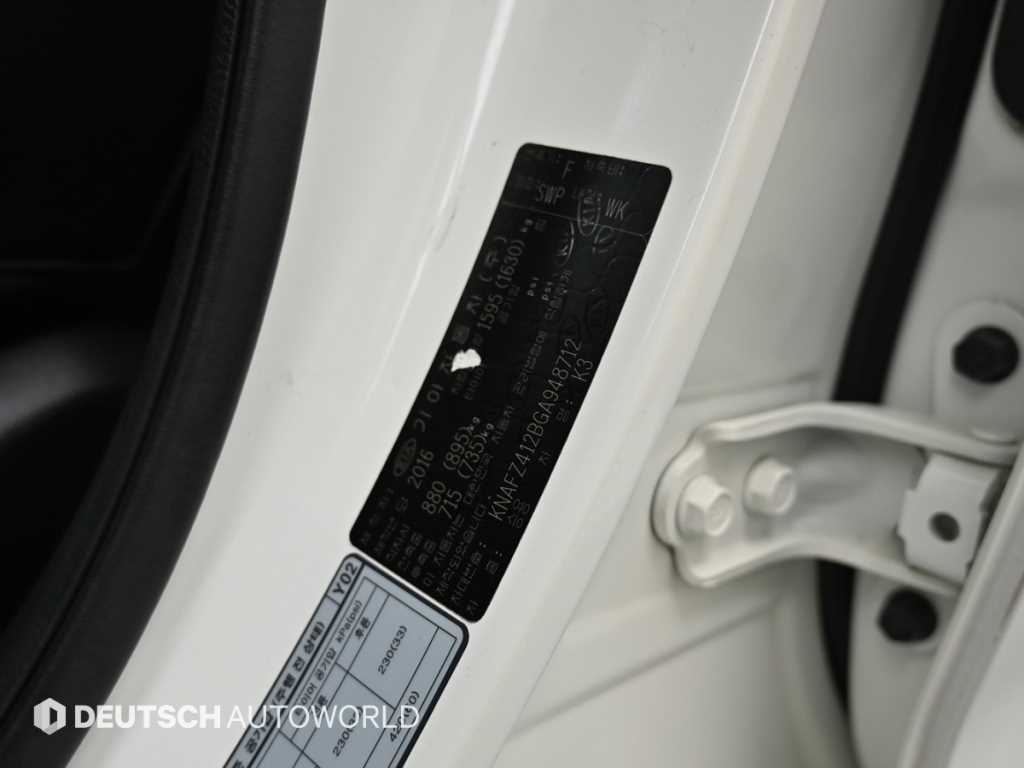 Kia K3 — photo 20
