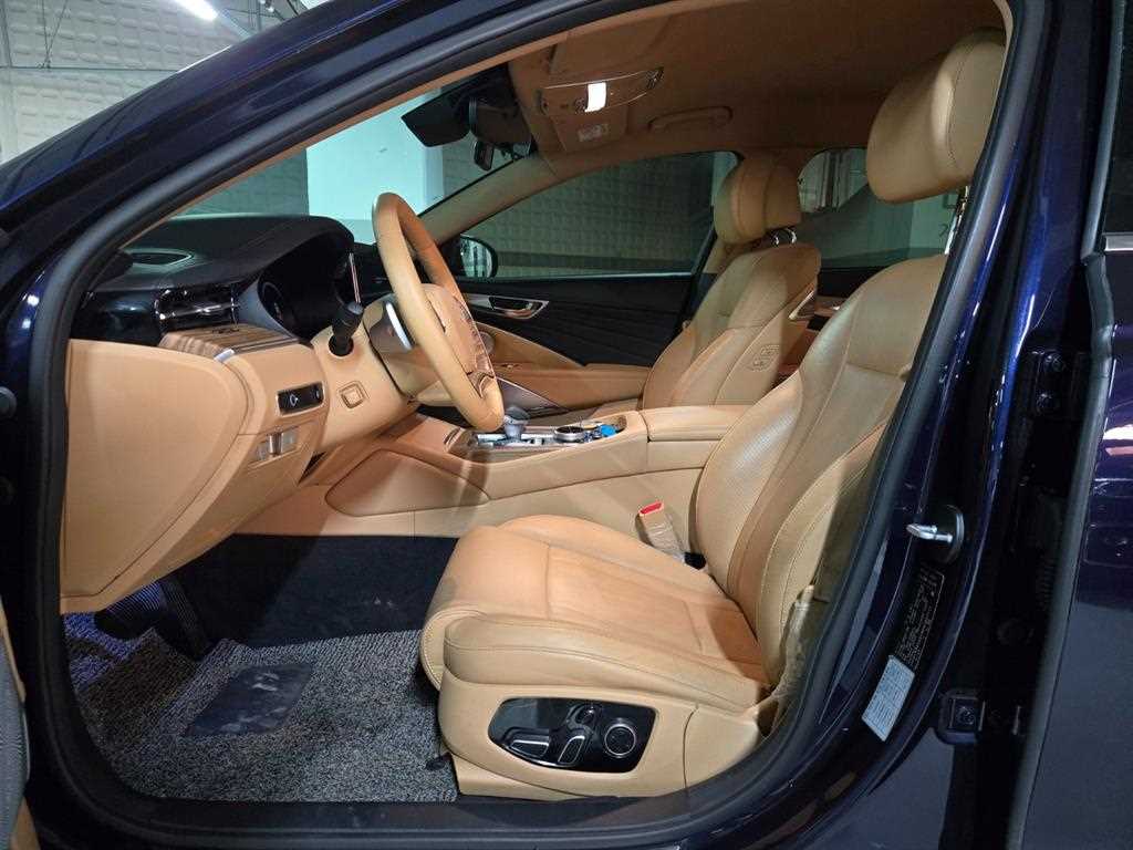 Kia K9 — photo 01