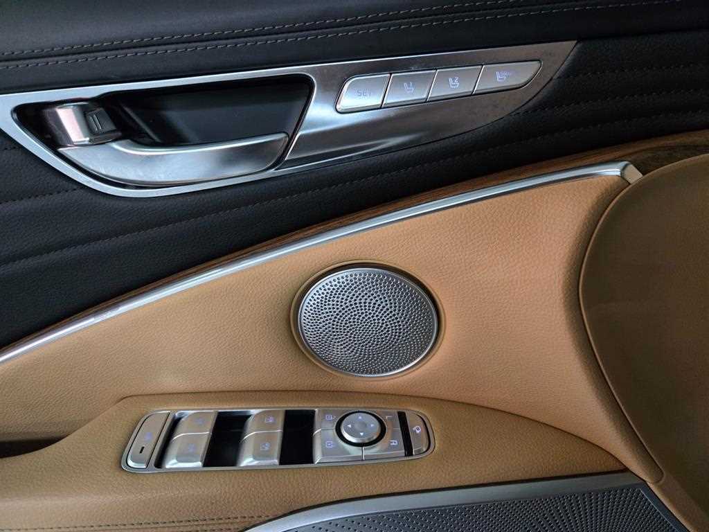 Kia K9 — photo 17