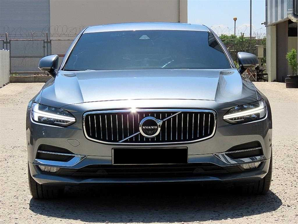 Volvo S90 — photo 01