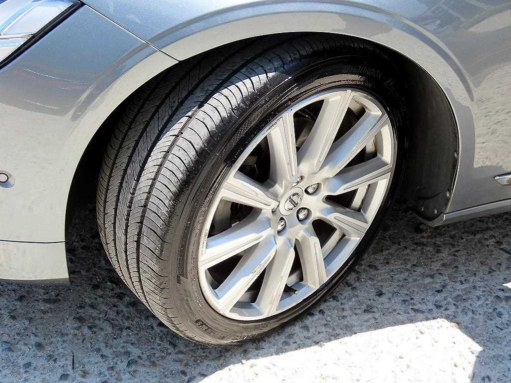 Volvo S90 — photo 20