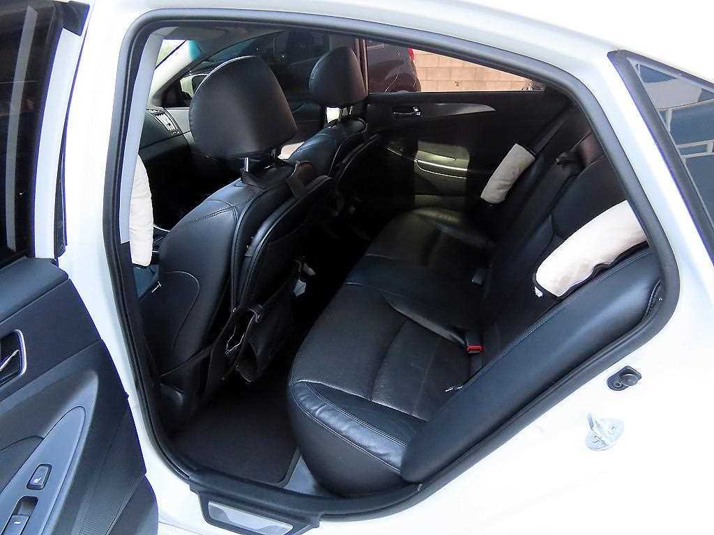 Hyundai Sonata — photo 06