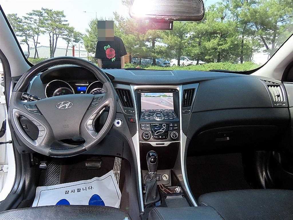 Hyundai Sonata — photo 07