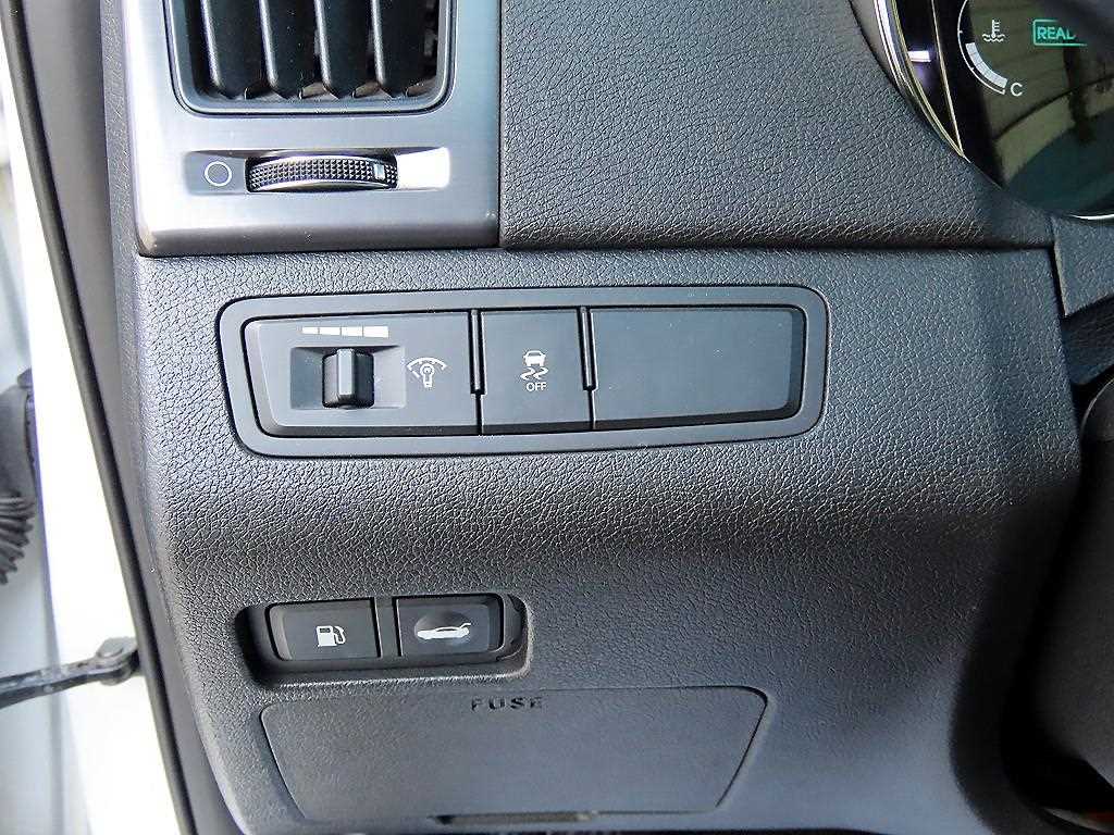 Hyundai Sonata — photo 12