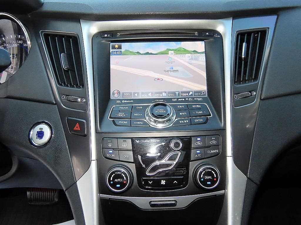 Hyundai Sonata — photo 14
