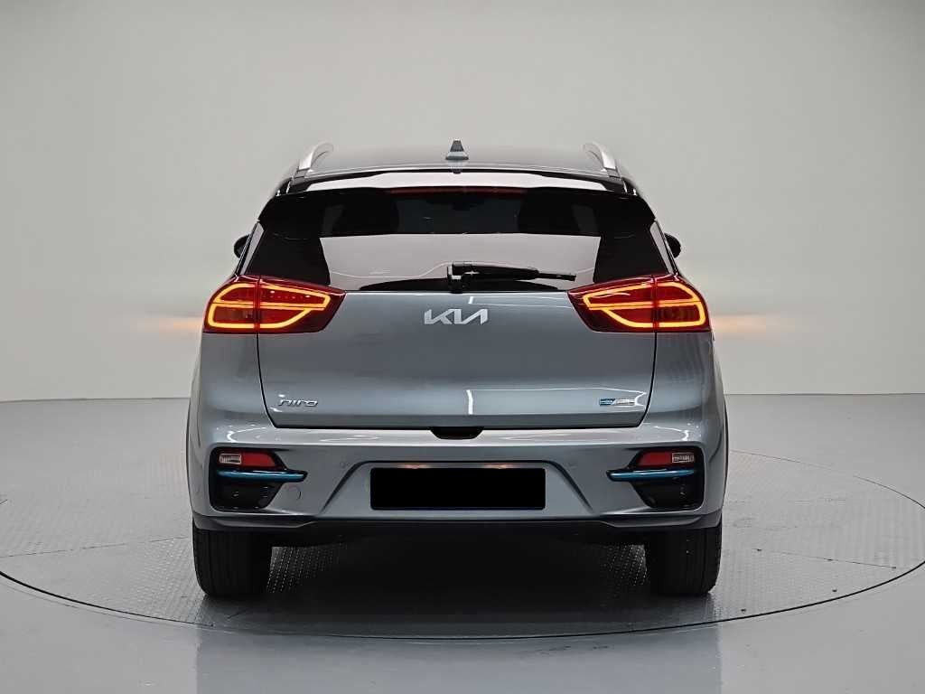 Kia Niro — photo 03