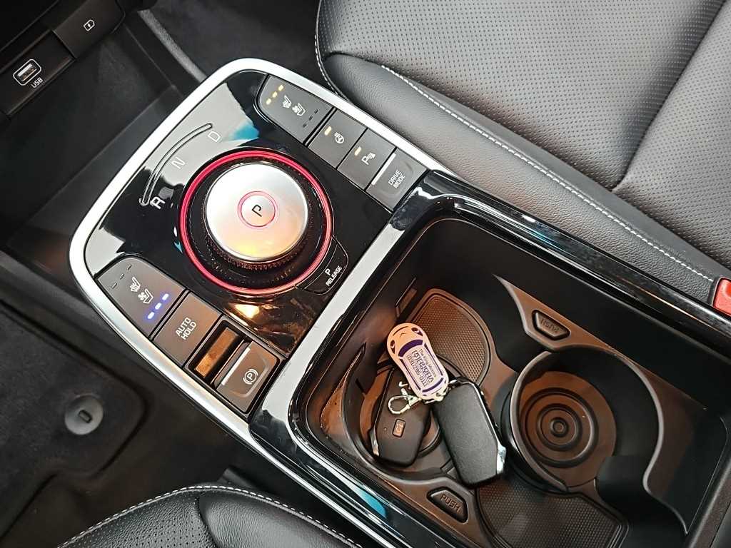 Kia Niro — photo 08