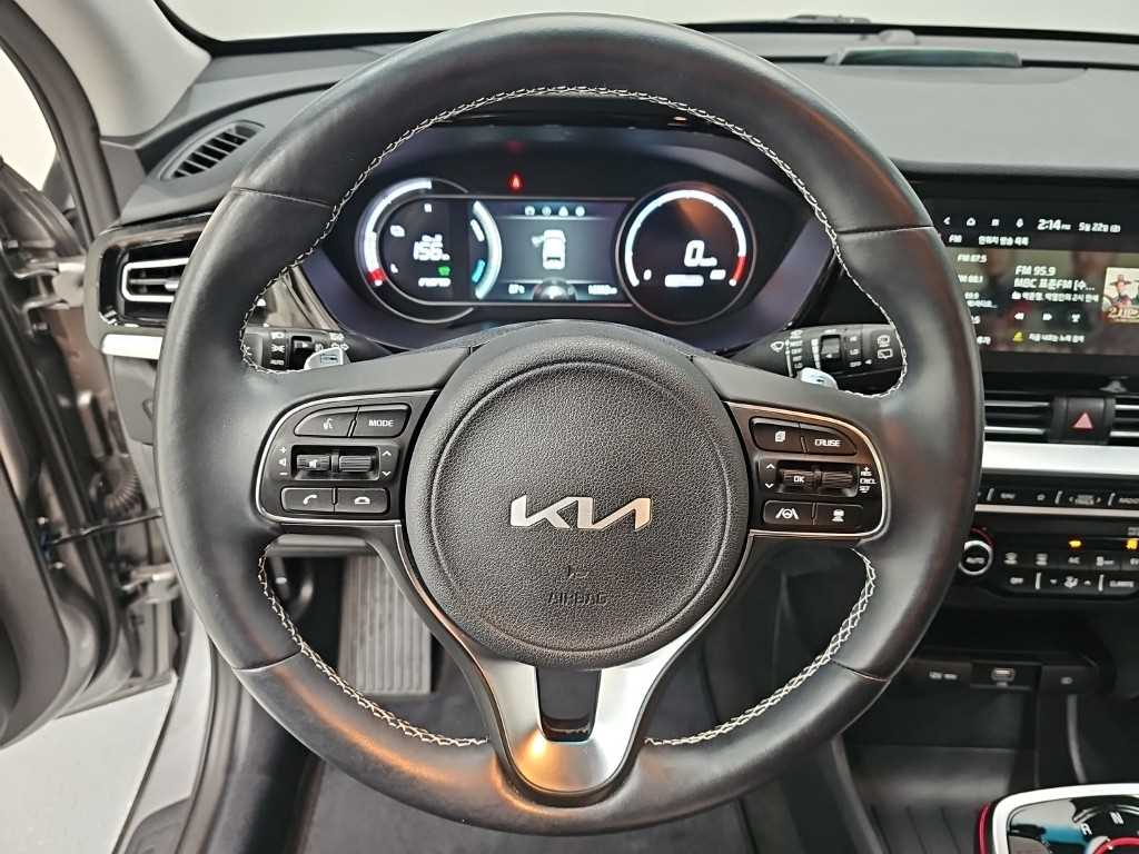 Kia Niro — photo 09