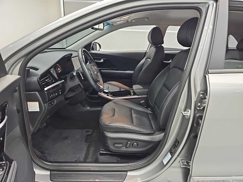 Kia Niro — photo 11
