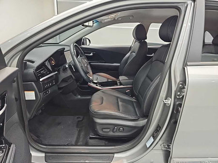 Kia Niro — photo 11