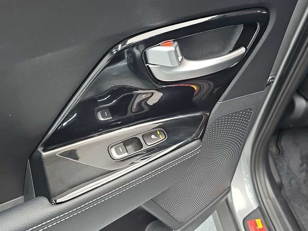 Kia Niro — photo 13
